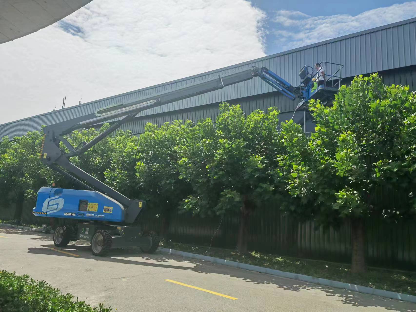 直臂式高空車出租