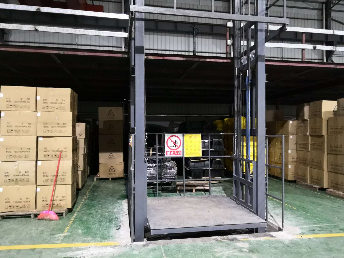 導軌式升降機多少錢一臺